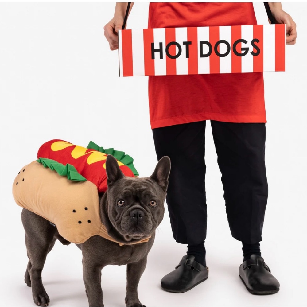 🌭 Hot dog costume for a small dog